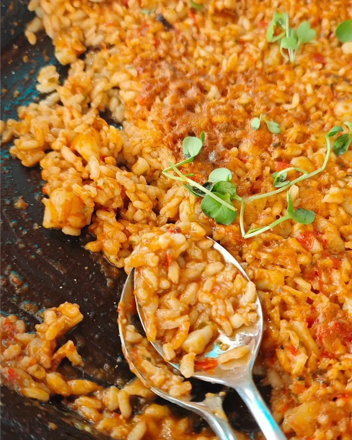 Arròs d’eriçó de mar servit amb cullera